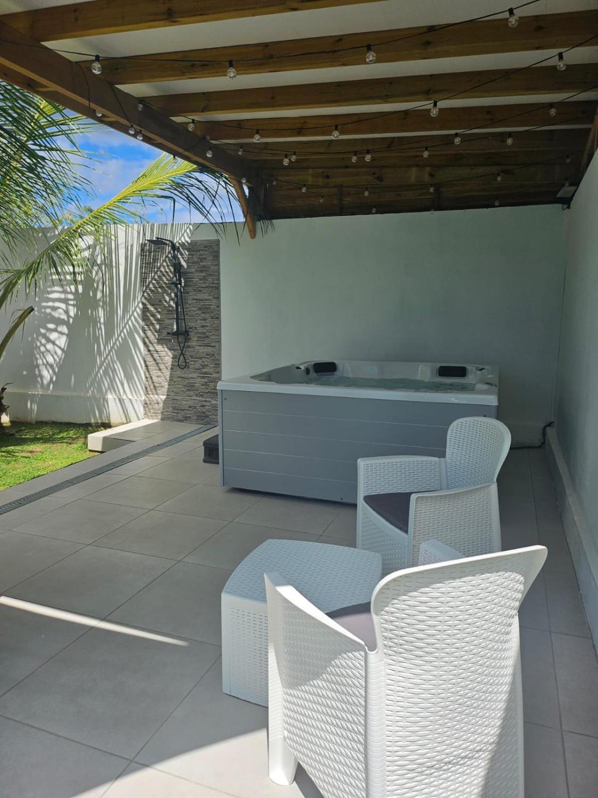 Sweet Colibri Apartment Saint-Pierre Exterior photo